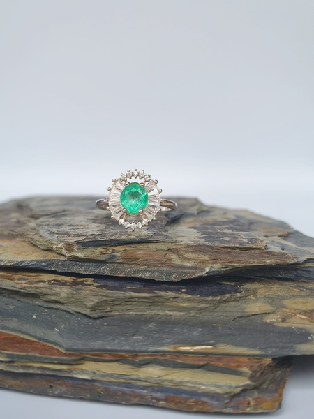 Anillo Ballerina Esmeralda – Plata 925 con esmeralda natural facetada