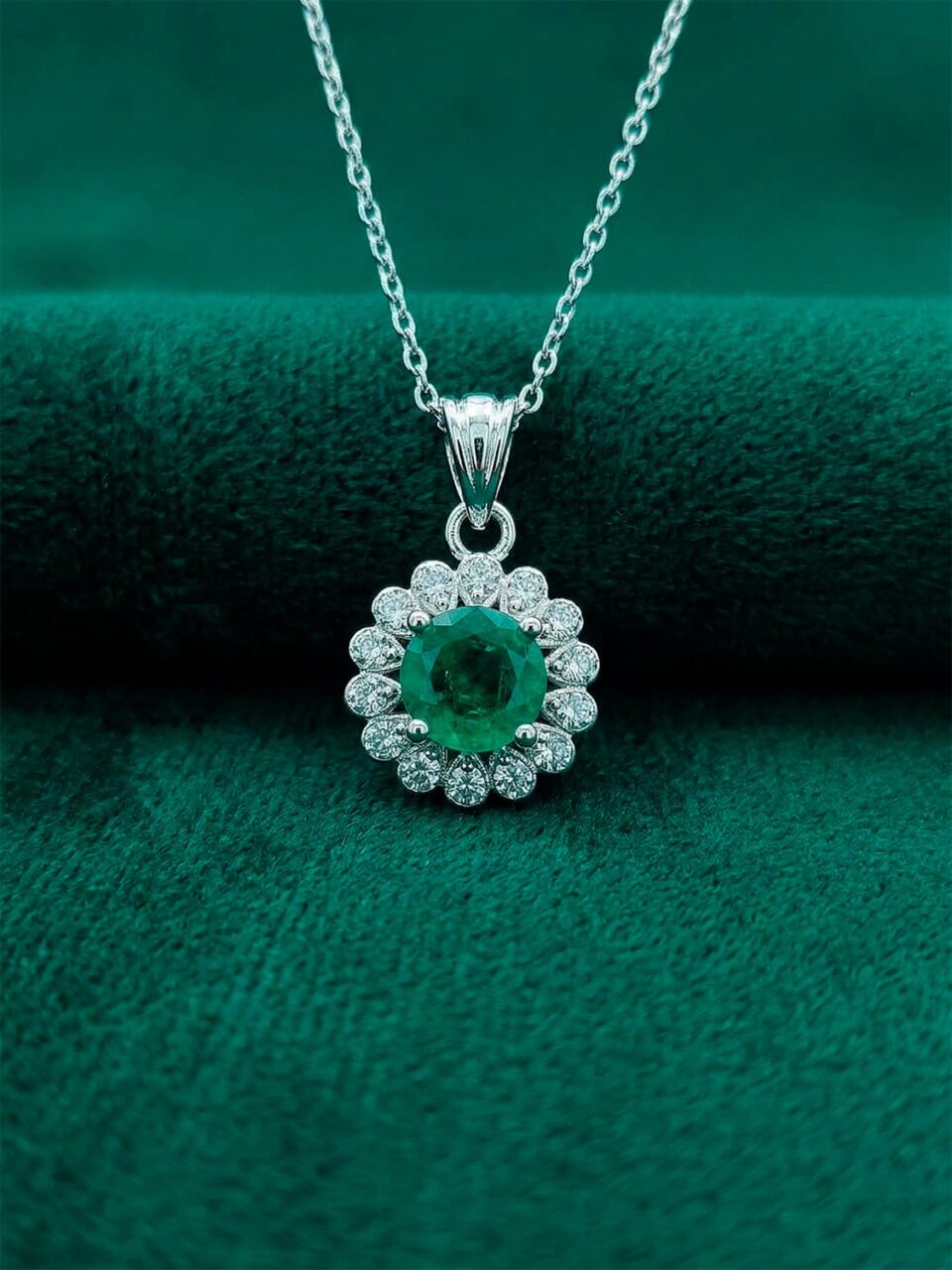 dije_cadenas_esmeralda_colombiana