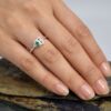 Anillo Doble Corazón Esmeralda – Plata 925 con esmeralda natural facetada
