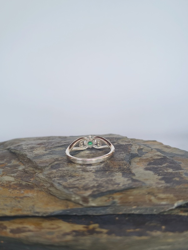 Anillo Mariposa Esmeralda – Plata 925 con esmeralda natural facetada