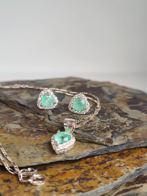 Set Corazón Esmeralda – Plata 925 con esmeraldas naturales facetadas